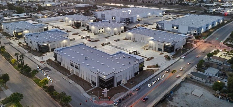 4369 State St, Montclair, CA à vendre - Aérien – Image 2 sur 8