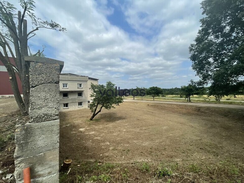 dans Campsas à vendre - Photo de l’immeuble – Image 2 sur 16