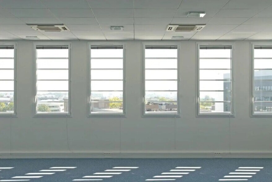 13 Avenue Morane Saulnier, Vélizy-Villacoublay à louer - Photo intérieure – Image 2 sur 6