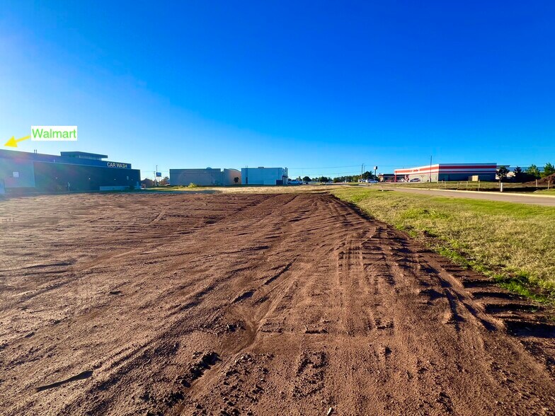 115 Yukon Crossing Ave, Yukon, OK à louer - Photo principale – Image 1 sur 1