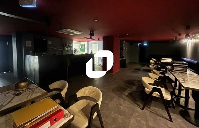 Plus de détails pour Local commercial à louer