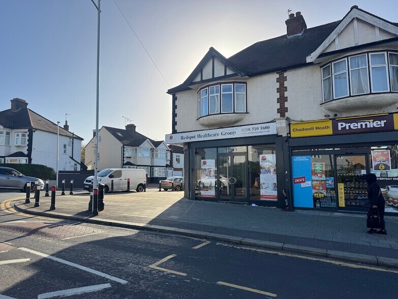 65 Chadwell Heath Ln, Romford à louer - Photo de l’immeuble – Image 2 sur 8