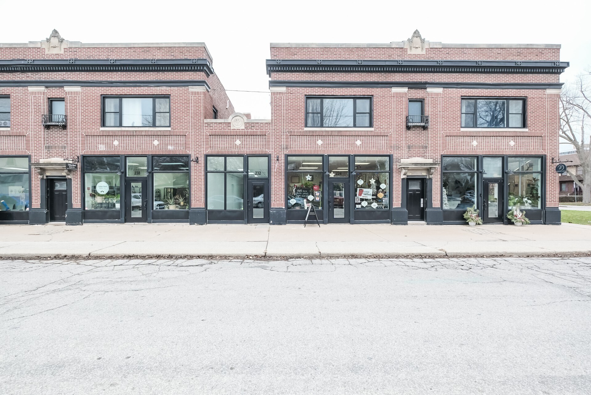 232 Erie St W, Windsor, ON à louer Photo principale– Image 1 sur 3