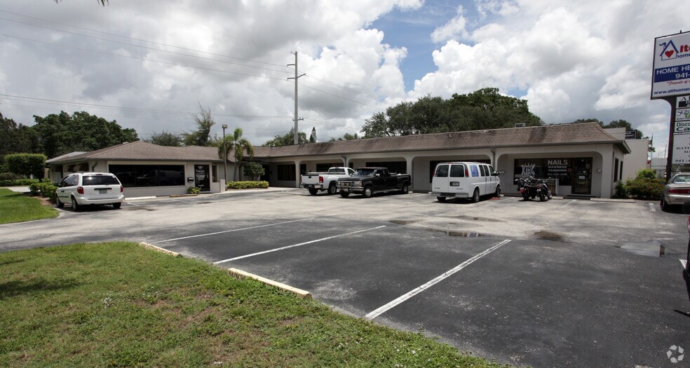 1901 Tamiami Trl S, Venice, FL à louer - Photo de l’immeuble – Image 3 sur 7