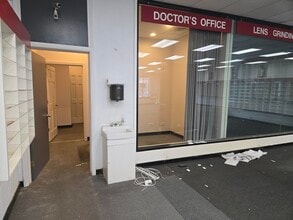 3711 W Lawrence Ave, Chicago, IL à louer Photo intérieure– Image 2 sur 8