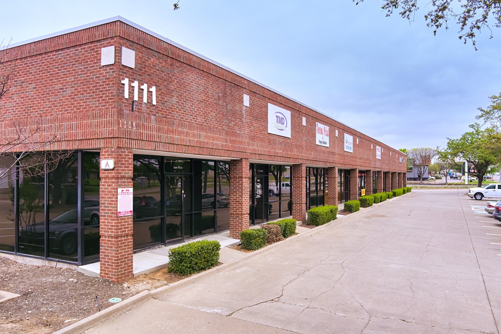 1111 Jupiter Rd, Plano, TX à louer Photo de l’immeuble– Image 1 sur 1
