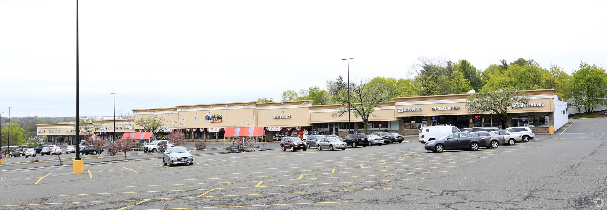 302-388 Route 59, Central Nyack, NY à louer Photo principale– Image 1 sur 8