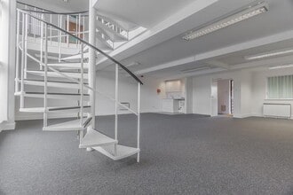 Woodlands, Bradley Stoke à louer Photo de l’immeuble– Image 1 sur 3