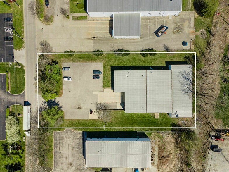 15402 Stony Creek Way, Noblesville, IN à vendre - Photo de l’immeuble – Image 2 sur 23