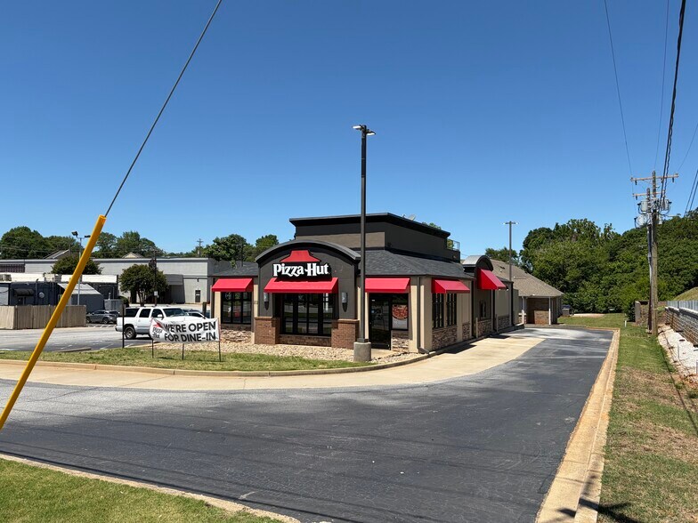 111 State Park Rd, Greenville, SC à vendre - Photo principale – Image 1 sur 10