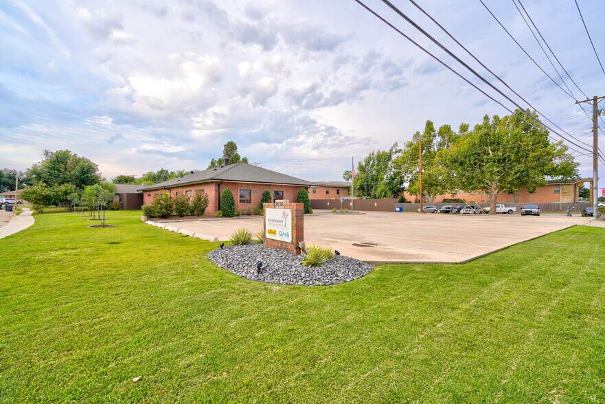 3636 NW 63rd St, Oklahoma City, OK à louer - Photo de l’immeuble – Image 1 sur 3