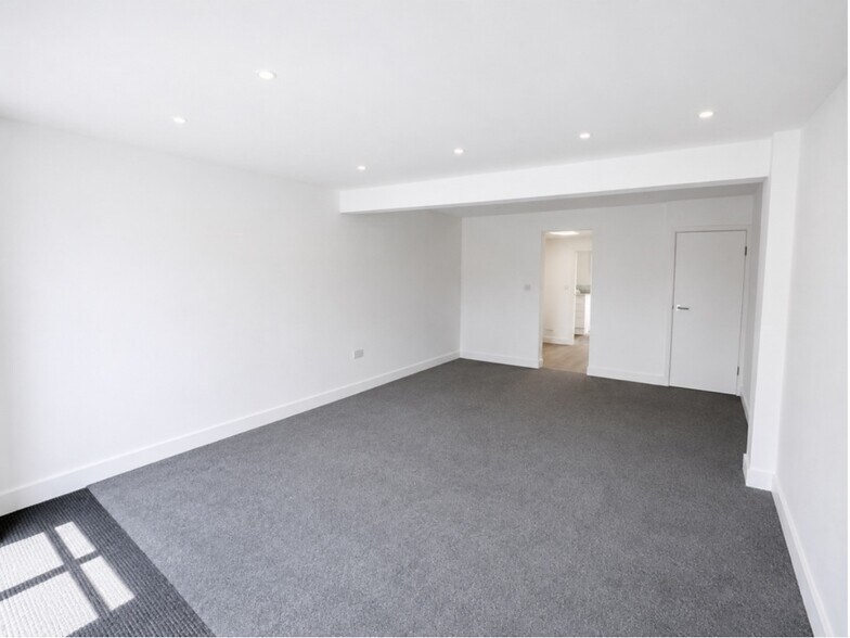 55 High St, Epping à louer - Photo intérieure – Image 3 sur 7