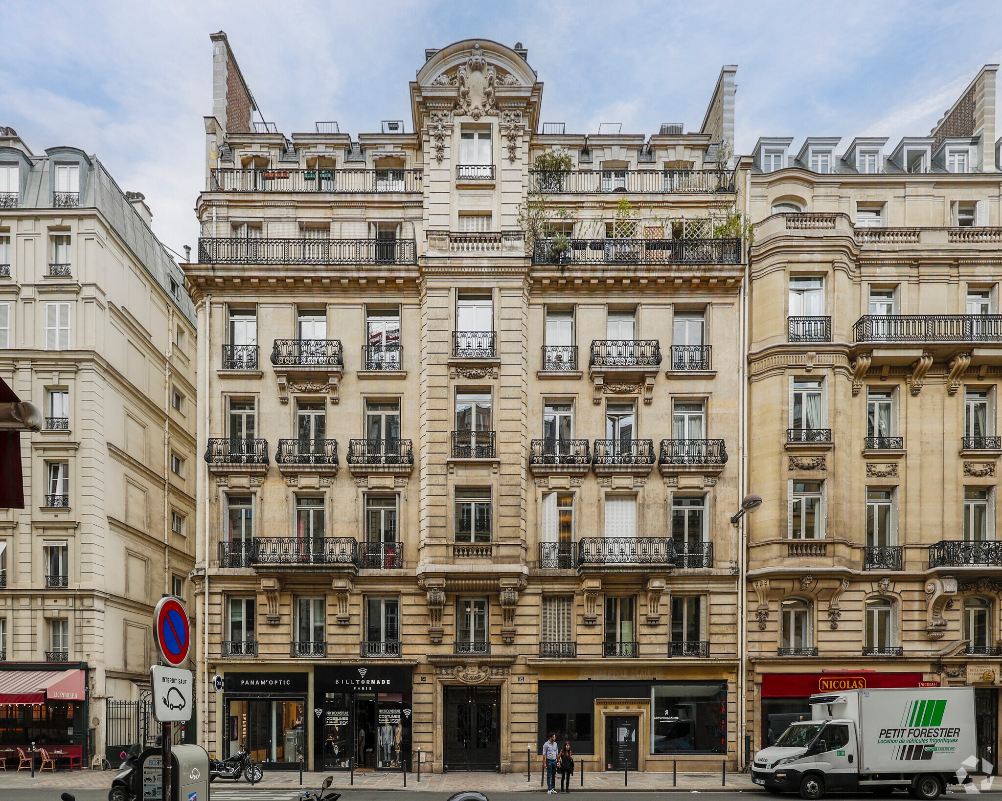 32 Rue La Boétie, Paris à louer Photo de l’immeuble– Image 1 sur 7