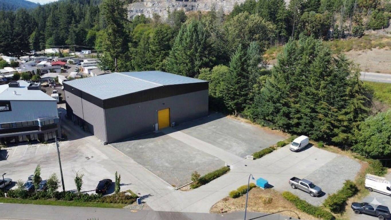 2920 Amy Rd, Langford, BC à louer Photo principale– Image 1 sur 2