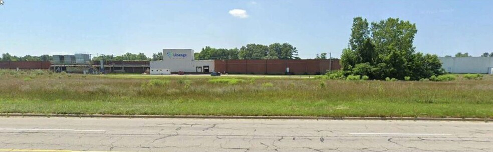 2875 S Pipestone Rd, Benton Harbor, MI à louer - Photo principale – Image 1 sur 18