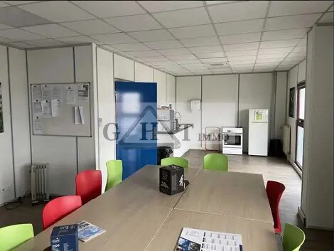 Industriel/Logistique dans Saint-Mard à vendre - Photo intérieure – Image 2 sur 3