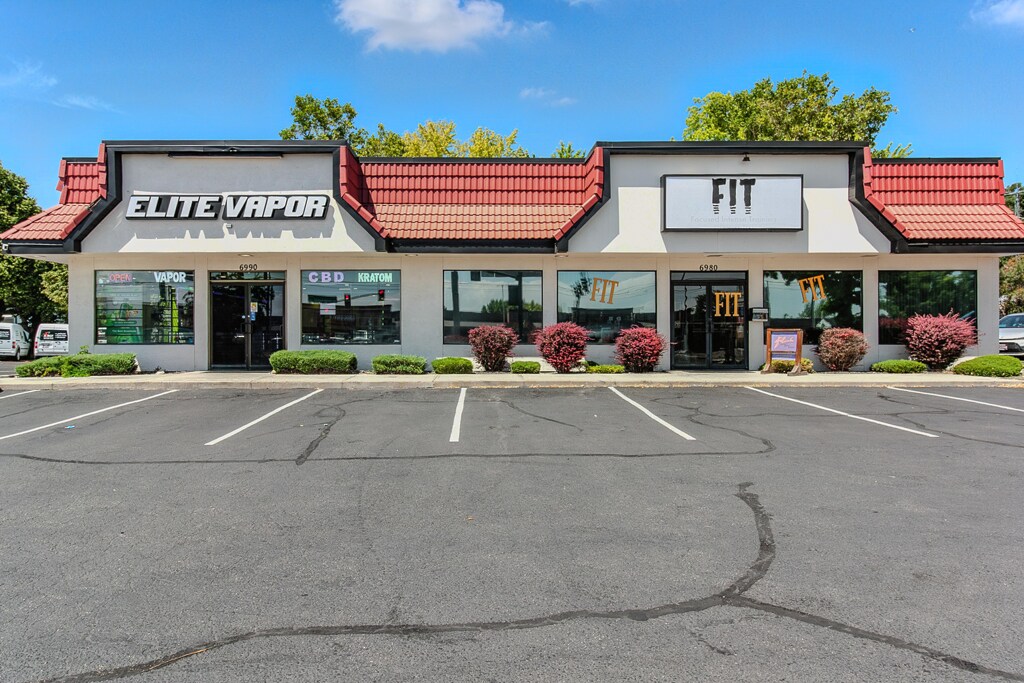 6980-6990 W Overland Rd, Boise, ID à louer Photo de l’immeuble– Image 1 sur 10