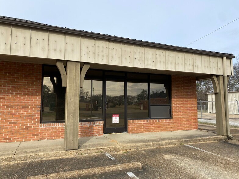 1040-1056 Cliff Gookin Blvd, Tupelo, MS à vendre - Photo de l’immeuble – Image 3 sur 7