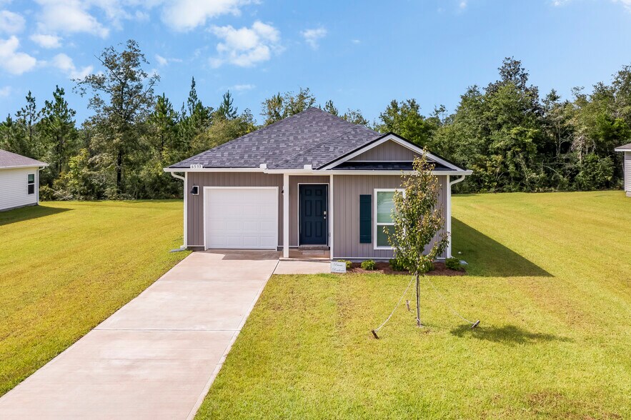 Burleson Blvd, Crestview, FL à vendre - Photo principale – Image 1 sur 39