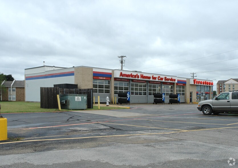 Fairmeadows Shopping Center portefeuille de 7 biens à vendre sur LoopNet.fr - Photo principale – Image 1 sur 16