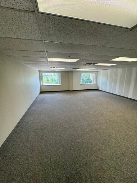 7525 Mitchell Rd, Eden Prairie, MN à vendre - Photo intérieure – Image 3 sur 17