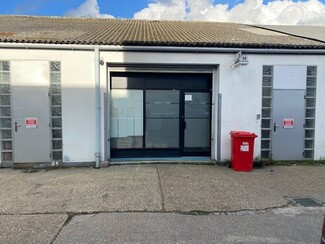 Plus de détails pour Stirling Way, Borehamwood - Industriel/Logistique à louer