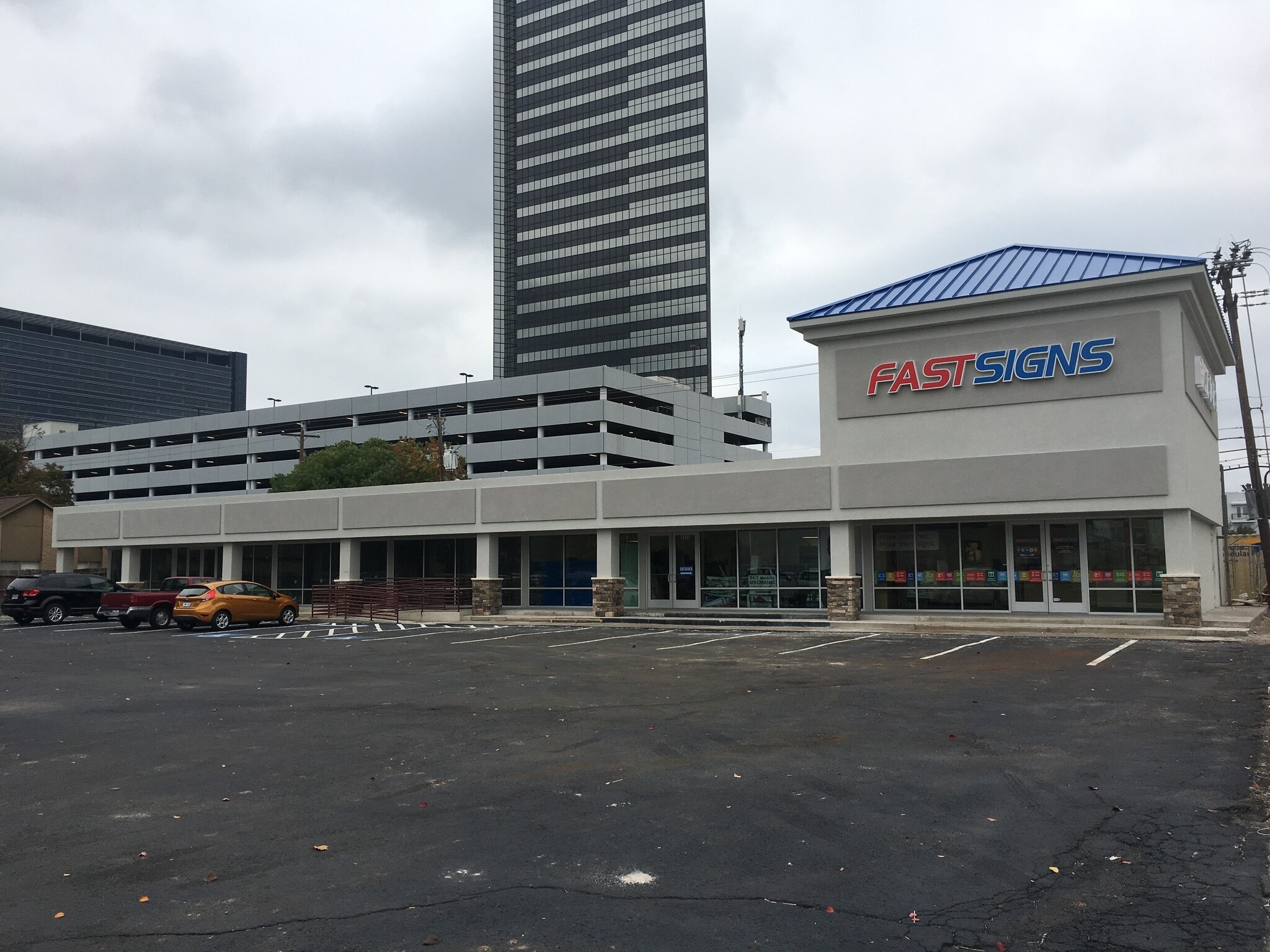 2535 Blue Willow Dr, Houston, TX à louer Photo principale– Image 1 sur 6