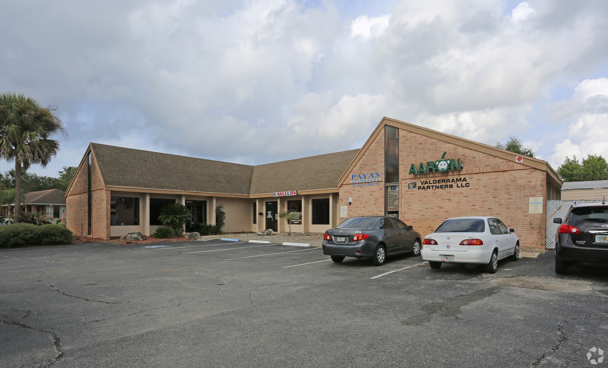 1676 Providence Blvd, Deltona, FL à louer Photo de l’immeuble– Image 1 sur 14