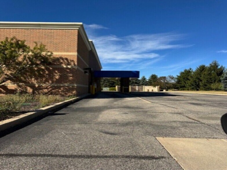 63033 Van Dyke Rd, Washington, MI à louer - Photo de l’immeuble – Image 3 sur 21