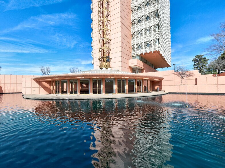 6100 Dutchmans Ln, Louisville, KY à louer - Photo de l’immeuble – Image 3 sur 18