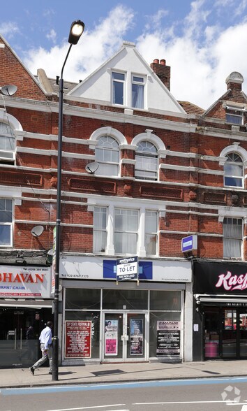 252 Upper Tooting Rd, Londres à louer - Photo de l’immeuble – Image 3 sur 3