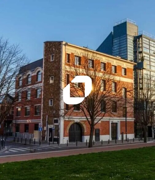 Bureau dans Saint-Denis à louer - Photo de l’immeuble – Image 1 sur 12