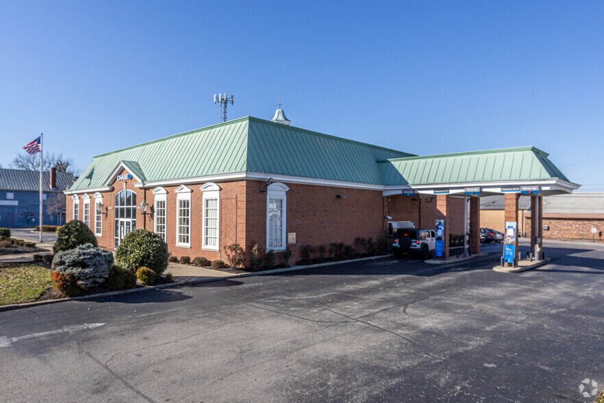 10417 Watterson Trl, Louisville, KY à louer - Photo de l’immeuble – Image 3 sur 7
