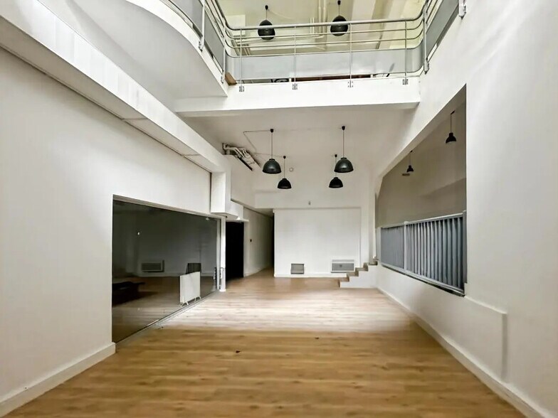 Bureau dans Paris à louer - Photo de l’immeuble – Image 1 sur 9