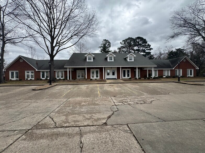 2816 Armand St, Monroe, LA à louer - Photo de l’immeuble – Image 2 sur 23