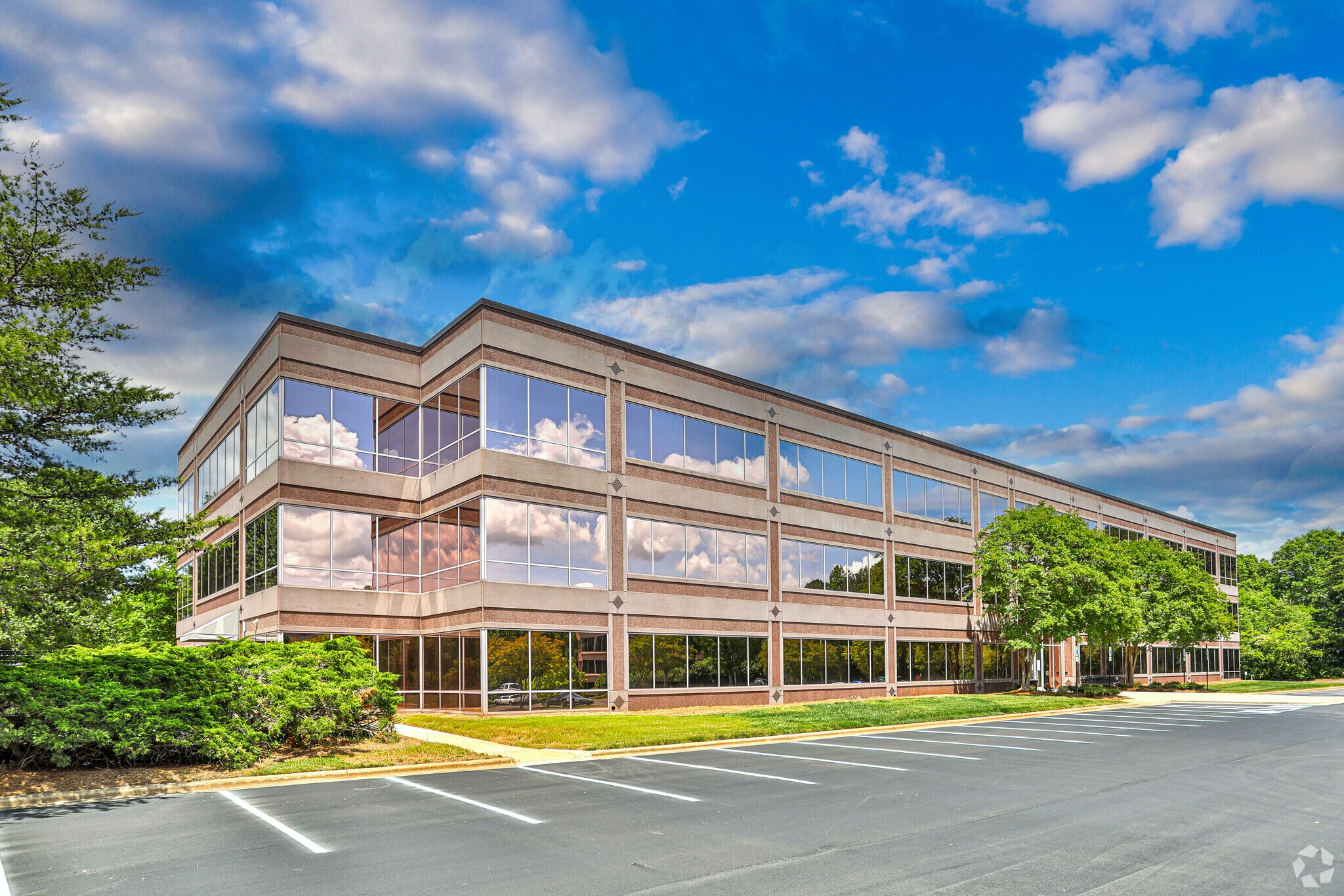 2801 Yorkmont Rd, Charlotte, NC à louer Photo de l’immeuble– Image 1 sur 8