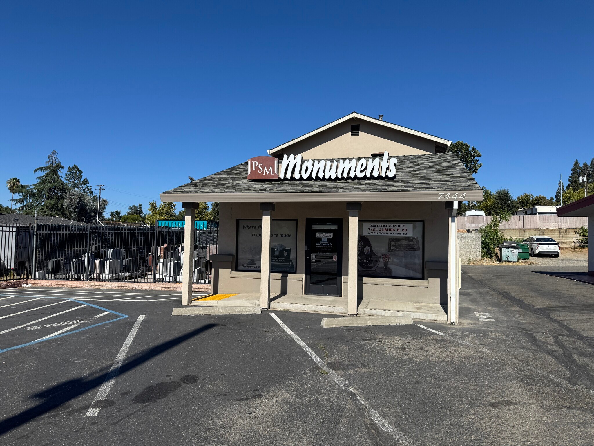 7444 Auburn Blvd, Citrus Heights, CA à vendre Photo de l’immeuble– Image 1 sur 12