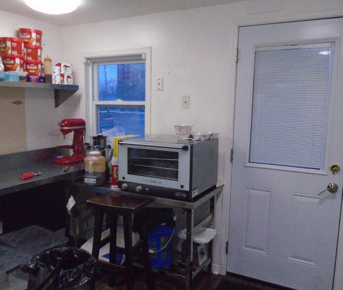 910-912 St Laurent Blvd, Ottawa, ON à vendre - Photo intérieure – Image 2 sur 9