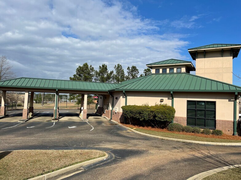 139 Plaza Dr, Brandon, MS à louer - Photo de l’immeuble – Image 3 sur 21