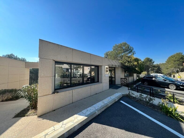 2229 Route Des Cretes, Valbonne à louer - Photo de l’immeuble – Image 1 sur 3