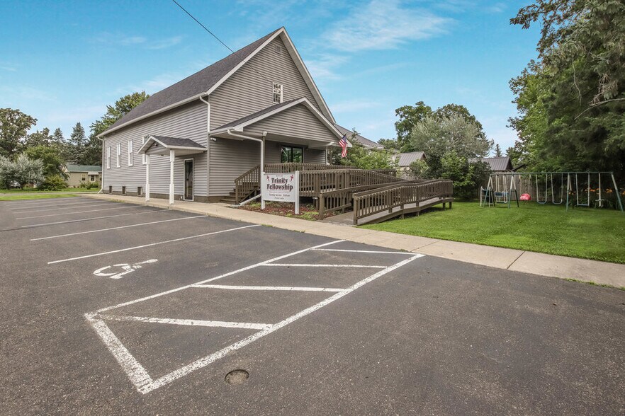 104 E Barker St, Rice Lake, WI à vendre - Photo de l’immeuble – Image 3 sur 26