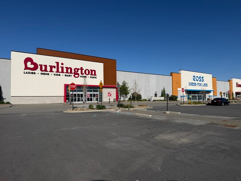 Office Building and Retail Center portefeuille de 2 biens à vendre sur LoopNet.fr - Photo principale – Image 2 sur 5