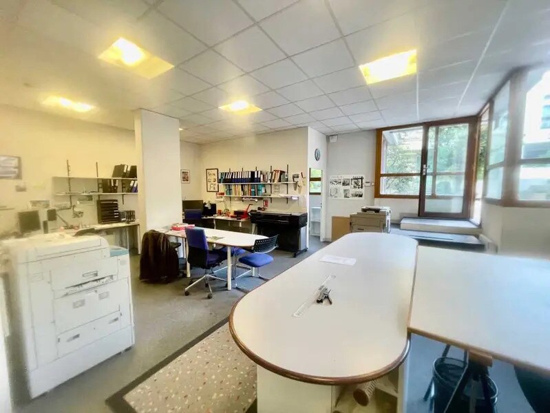 Immeuble residentiel dans Paris à vendre Photo intérieure– Image 1 sur 12
