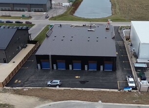 101 Progress Way, Oak Bluff, MB à louer Photo de l’immeuble– Image 1 sur 8