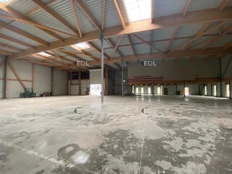 Local d’activités dans Courtry à louer - Photo de l’immeuble – Image 3 sur 7