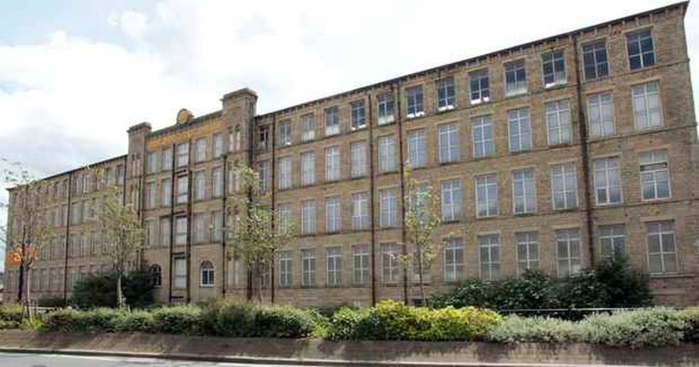 Bridge St, Huddersfield à louer - Photo principale – Image 1 sur 2