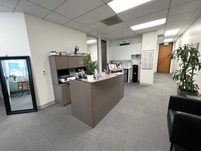 10780 Santa Monica Blvd, Los Angeles, CA à louer Photo intérieure– Image 1 sur 10