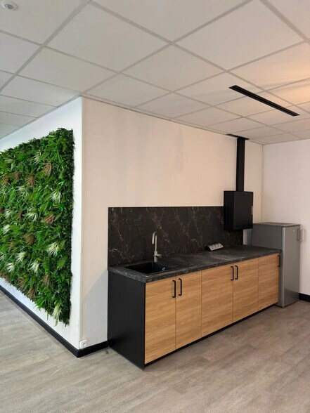 Bureau dans Créteil à louer - Photo de l’immeuble – Image 2 sur 4