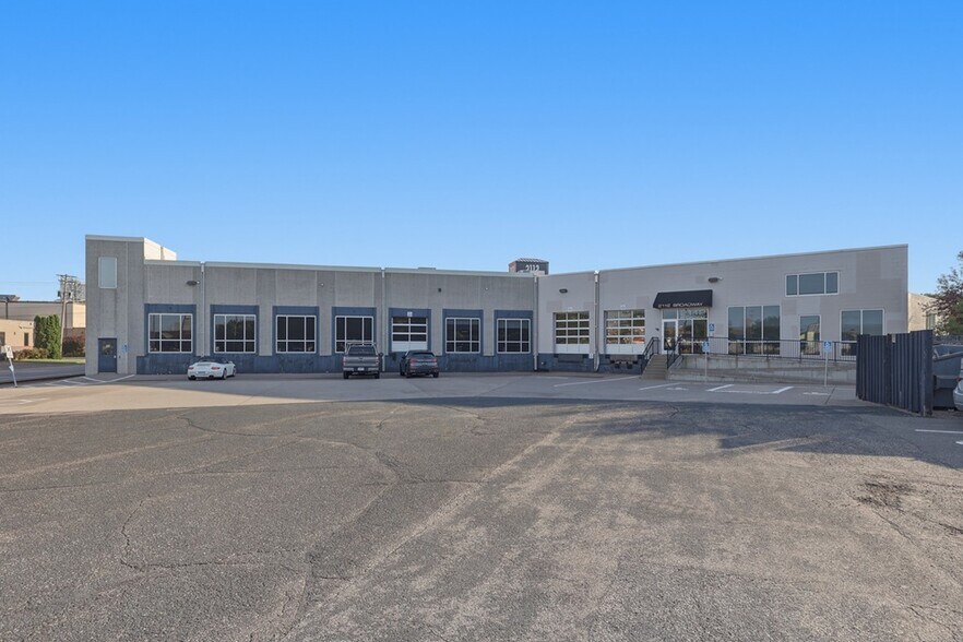 2112 Broadway St NE, Minneapolis, MN à louer - Photo de l’immeuble – Image 3 sur 6