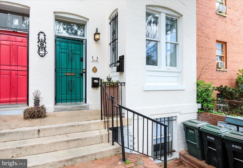 1118 F St NE, Washington, DC à vendre - Photo de l’immeuble – Image 2 sur 55